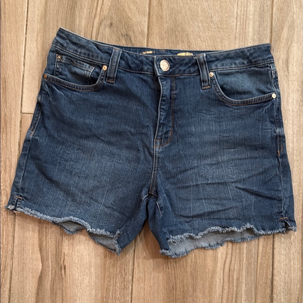 Women’s Seven7 Blue Jean Shorts with Frayed Hem sz 10